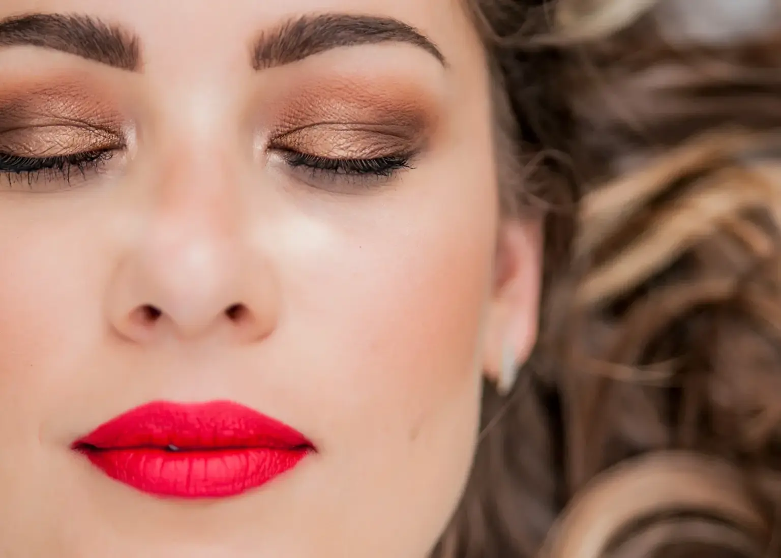 Permanent lip makeup for women