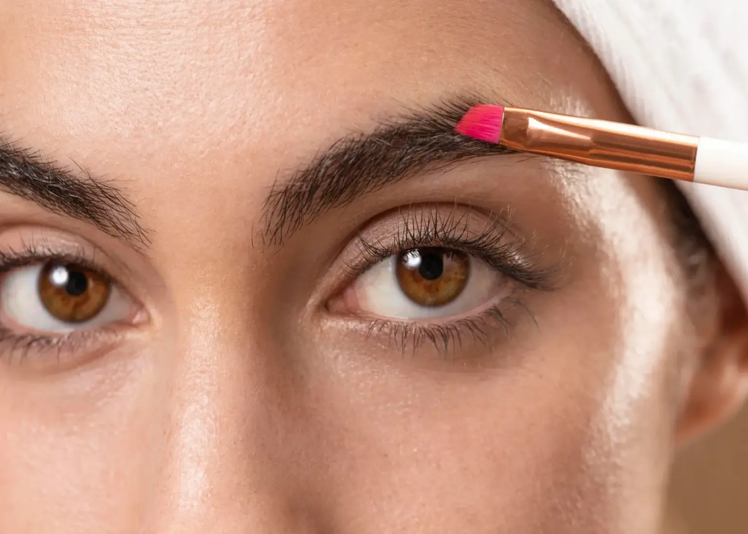 Brow lamination in Corona for fuller-looking brows